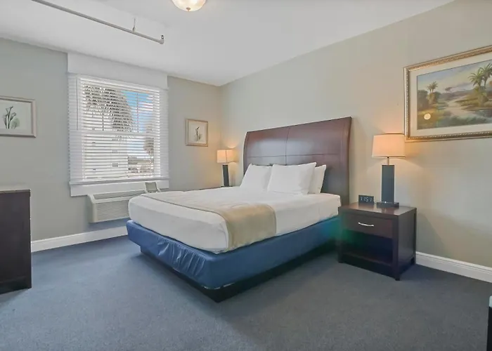 Crystal Bay Historic Hotel