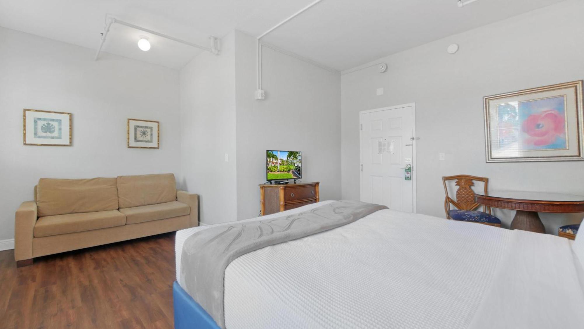 Hotel Crystal Bay Historic 3*